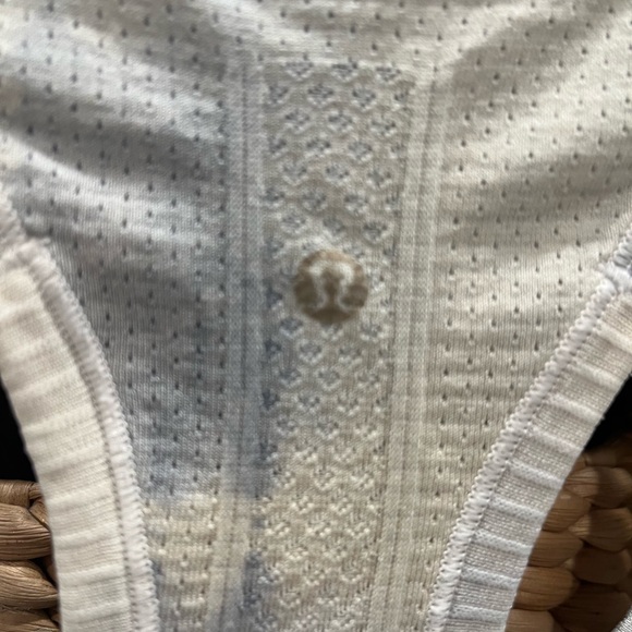 🍋Lululemon Athletics tank top size 10 - Picture 3 of 4